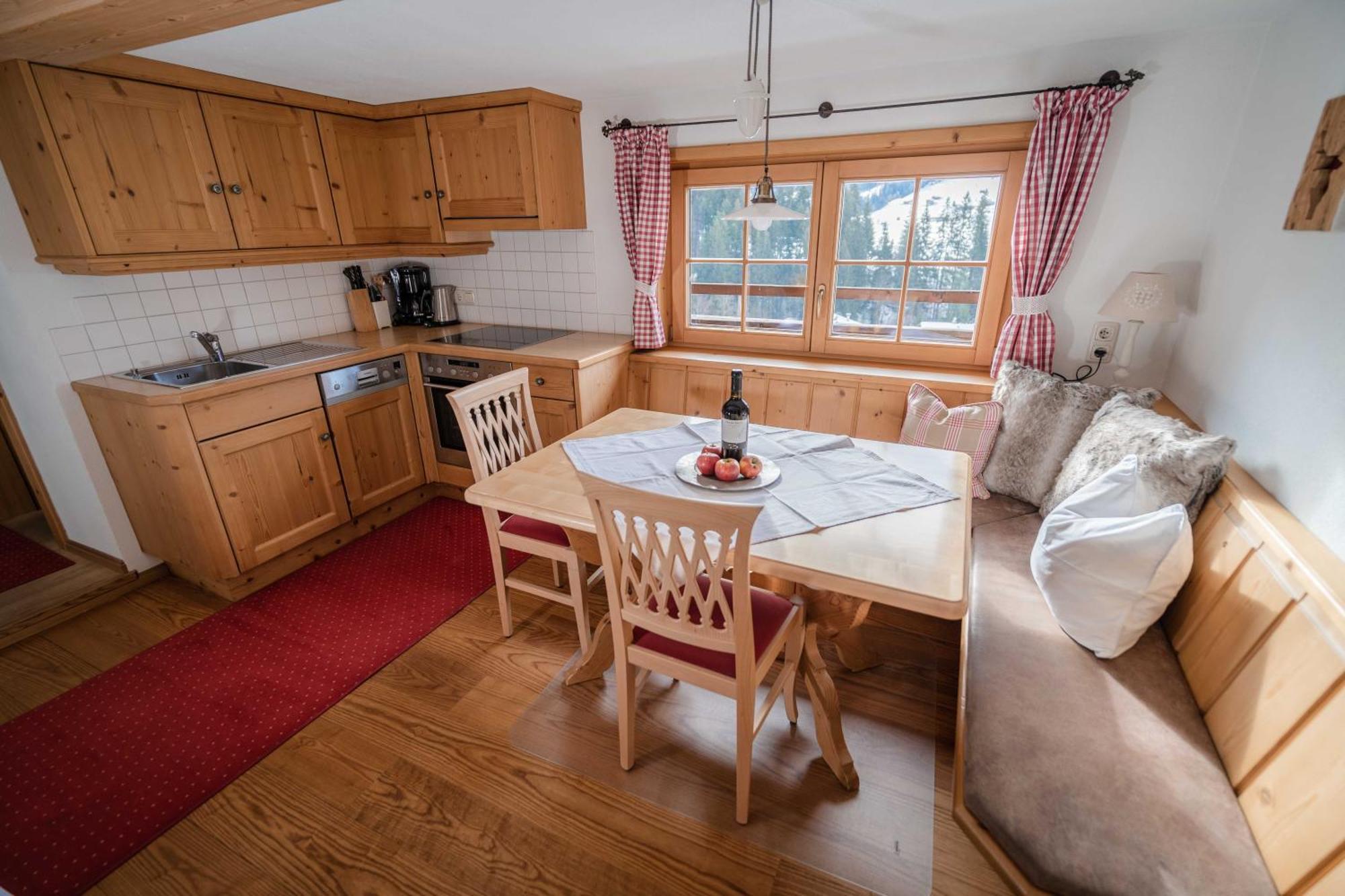 Gaestehaus Leirerhaeusl Алпбах Екстериор снимка