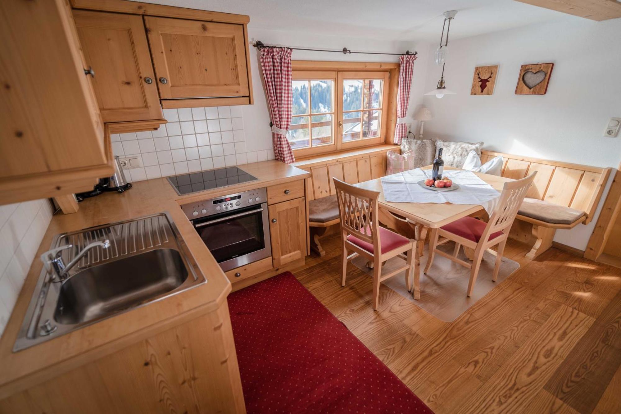 Gaestehaus Leirerhaeusl Алпбах Екстериор снимка